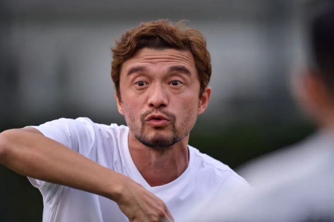 上半场补时2分钟，第47分钟，反击机会金玟哉中场抢断后直塞给到穆勒右路拿球突入禁区单刀破门，随后裁判吹罚越位在先进球无效。